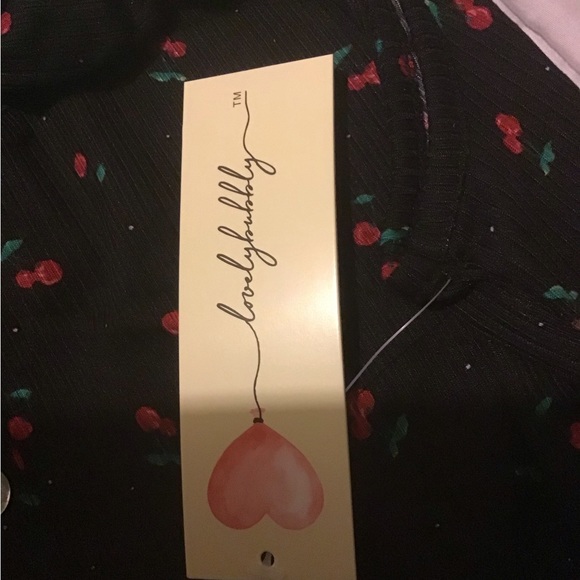 Lovely Bubbly 2X plus size cherry black tank top with scrunchie NWT - Picture 7 of 9